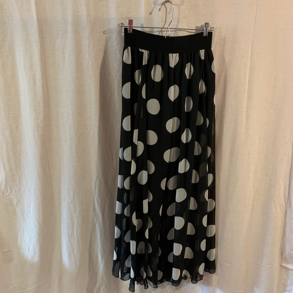 Urban Coco long polka dot black and white maxi